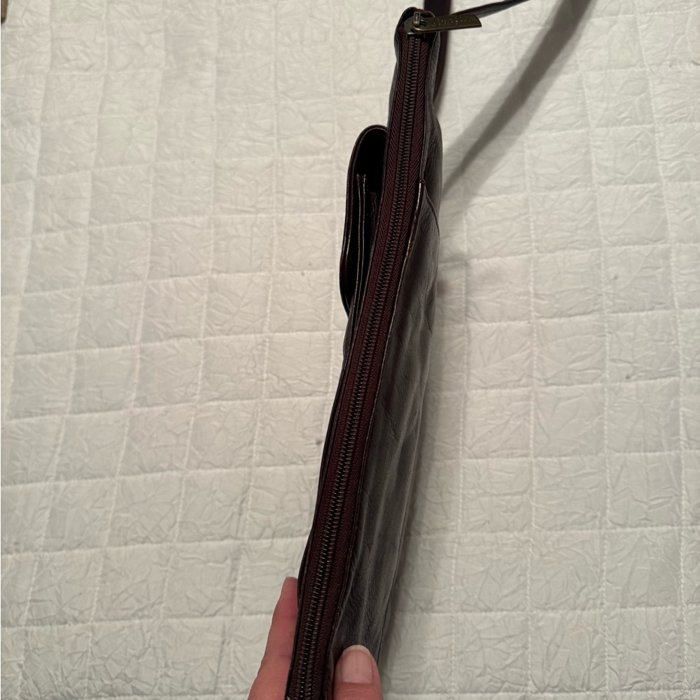 Genuine Leather. Very unique Brown Leather crossbody. So many compartments. - Picture 7 of 8